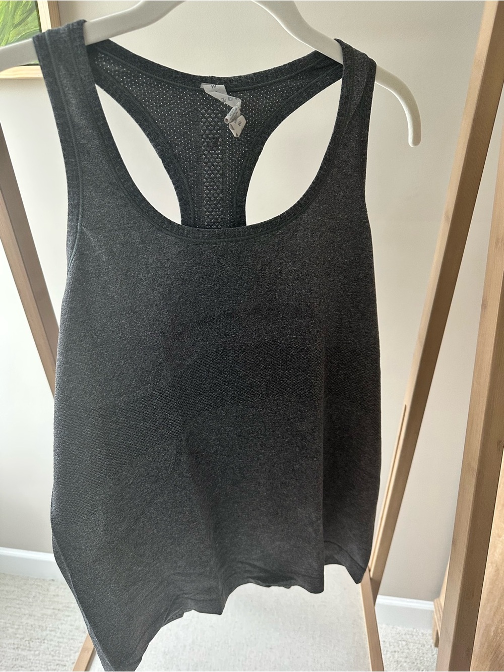 Lululemon Swiftly Tech Racerback Tank Size 10 Heathered Seamless Silverescent